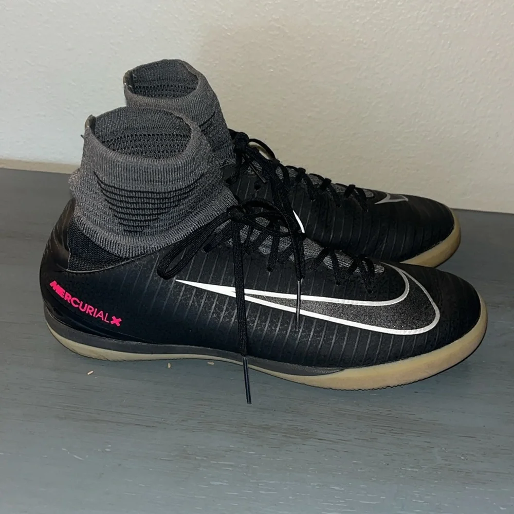 Nike Jr. Mercurial X Proximo ll IC Black/Gray/Pink/Gum High top sz 3.5Y EUC